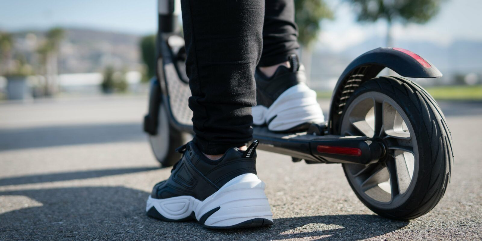 Imagen de archivo de un patinete eléctrico / GUARDIA URBANA