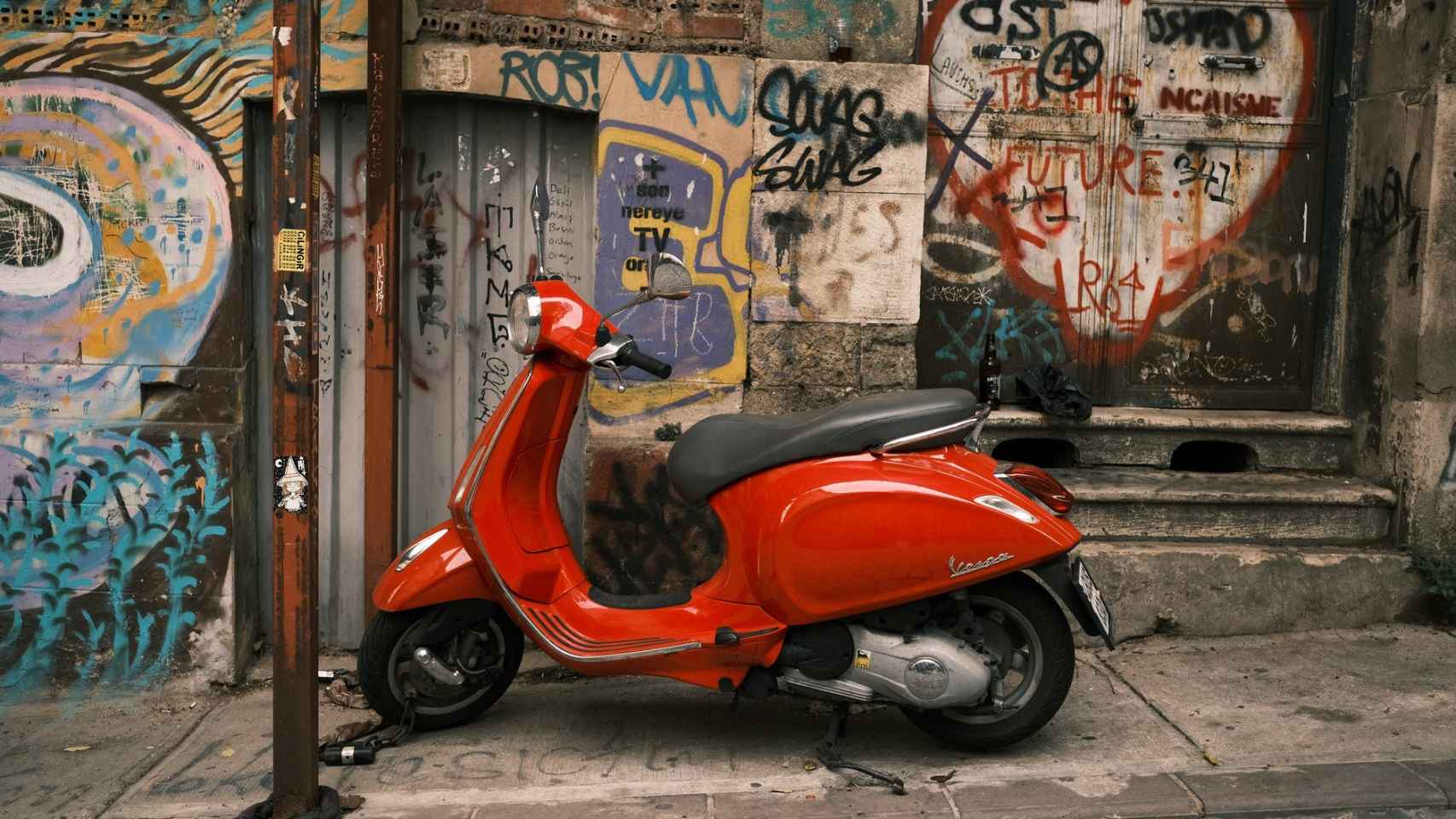 Vespa aparcada / PEXELS