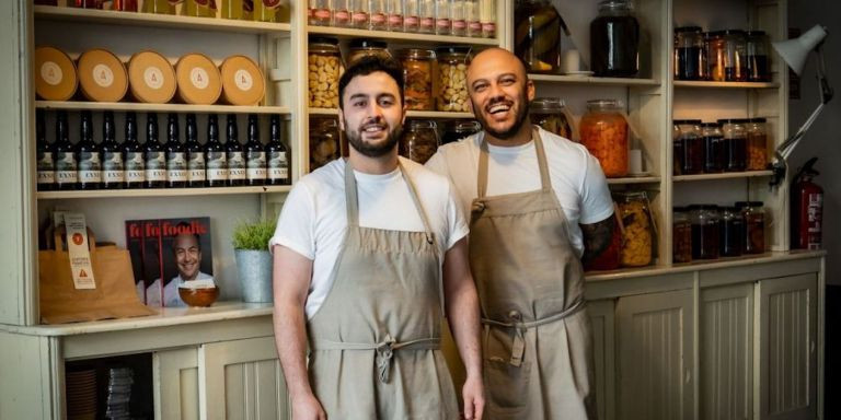 Jorge Sastre y Rafa Panatieri, socios de Sartoria Panatieri, en uno de sus restaurantes / LUIS MIGUEL AÑÓN