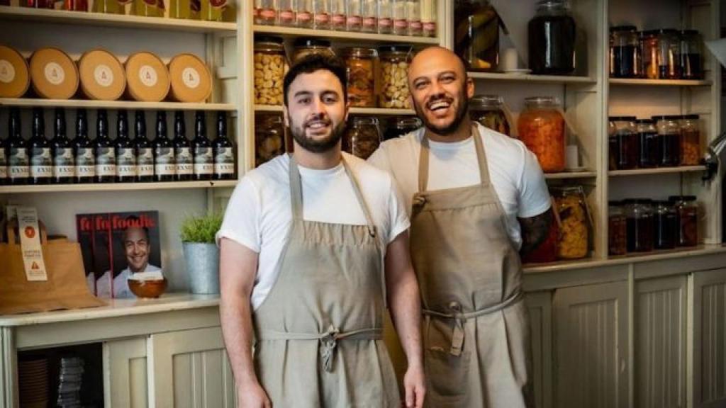 Jorge Sastre y Rafa Panatieri, socios de Sartoria Panatieri, en uno de sus restaurantes