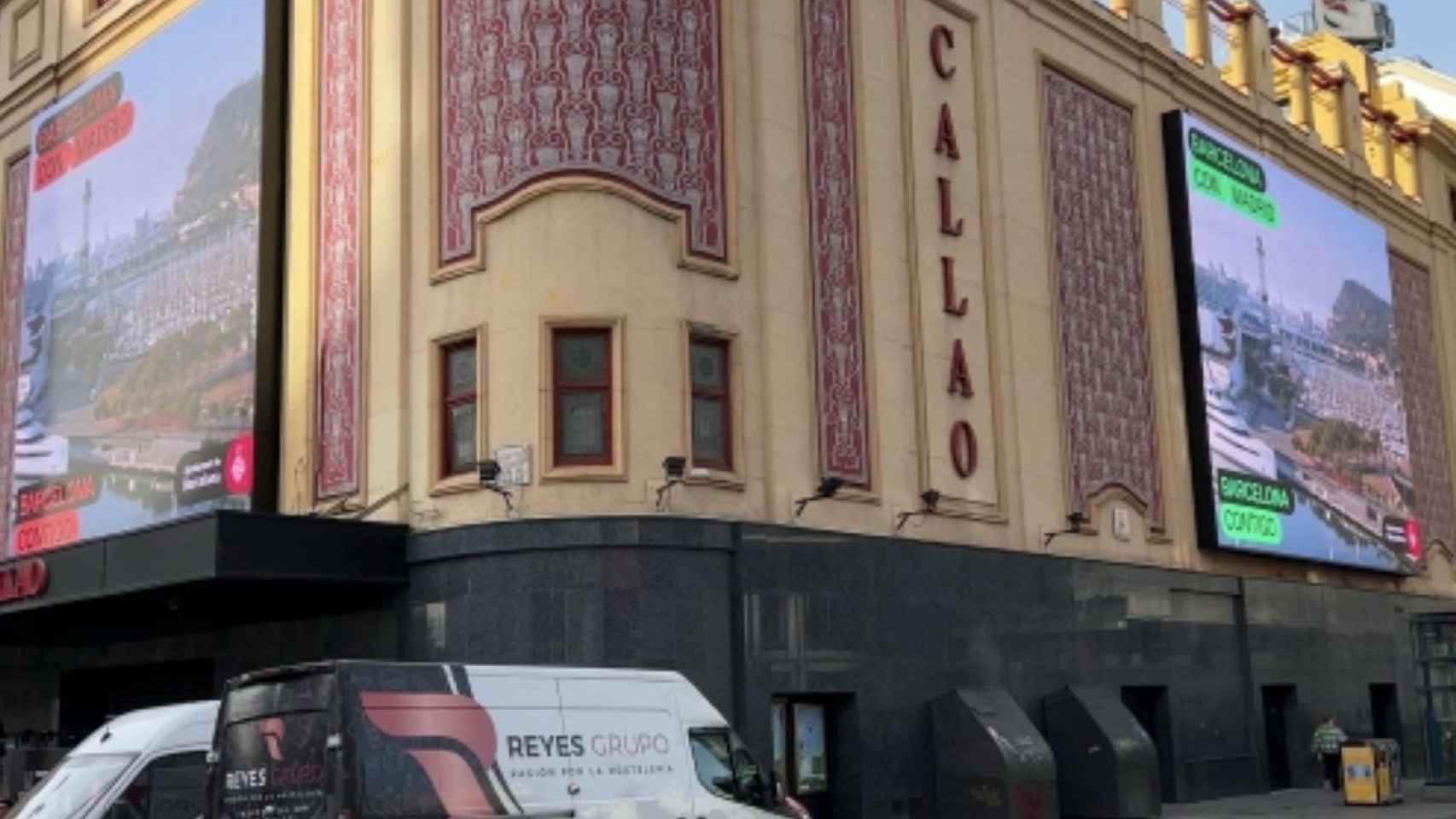 Barcelona se anuncia en la plaza del Callao de Madrid / CALLAO CITY LIGHTS