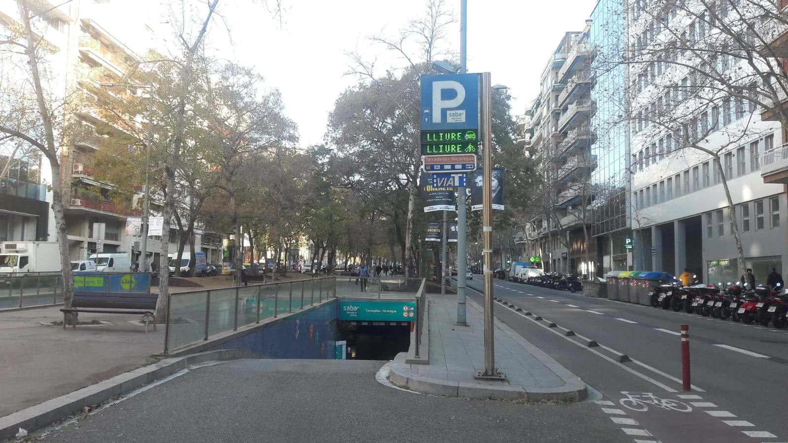 Entrada del parking de Bamsa de Josep Tarradellas / METRÓPOLI