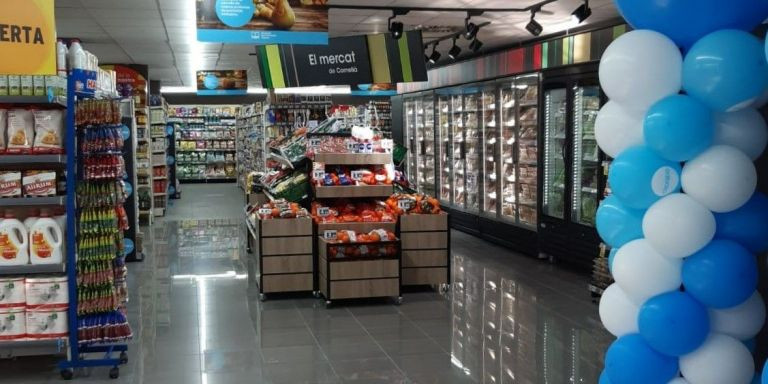 Interior de un supermercado de Caprabo / CAPRABO