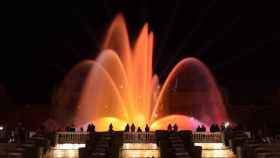 La Font Màgica de Montjuïc, iluminada, una de las fuentes ornamentales de Barcelona / AYUNTAMIENTO DE BARCELONA