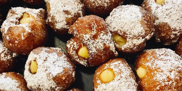 Buñuelos de crema de la pastelería La Cantonada / INSTAGRAM