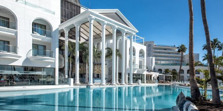 Piscina del Hotel Princess de las Islas Canarias