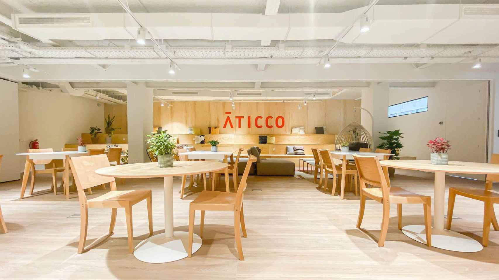 Interior de uno de los espacios de coworking de Aticco Barcelona / CEDIDA