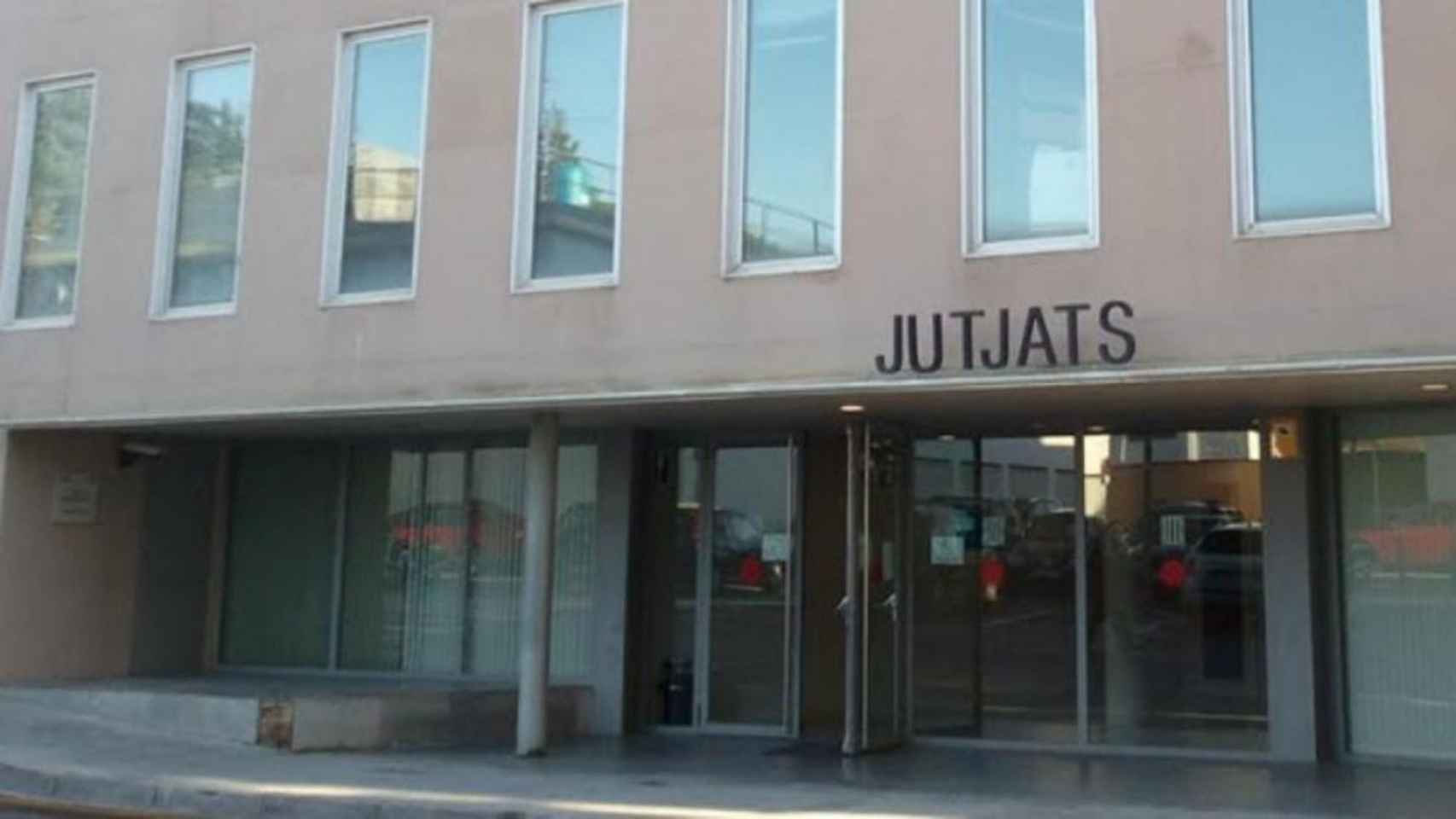 Exterior de los juzgados de Arenys de Mar (Barcelona)