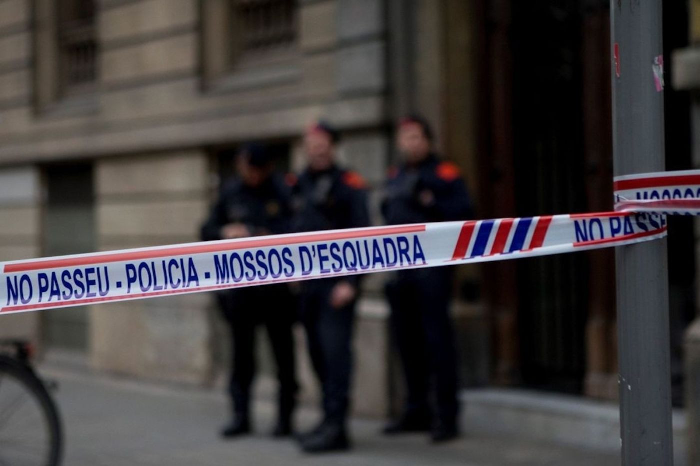 Cordón policial de Mossos d'Esquadra por un asesinato machista en la provincia de Barcelona en una imagen de archivo / EFE