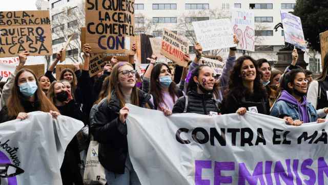 Manifestación estudiantil por el 8M, que ha liderado la marcha durante esta mañana / LUIS MIGUEL AÑÓN - METRÓPOLI