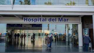 Guerra sindical en el Hospital del Mar por la devolución del 5% del salario a los sanitarios