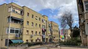 Bloque del barrio de La Florida de L'Hospitalet que da de cara a la plaza / MA