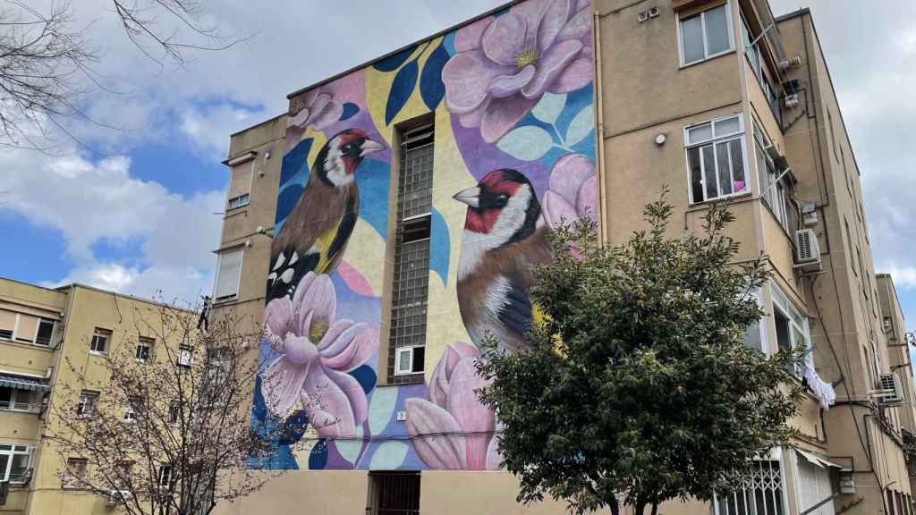 Mural en uno de los bloques del barrio de La Florida de L'Hospitalet / MA