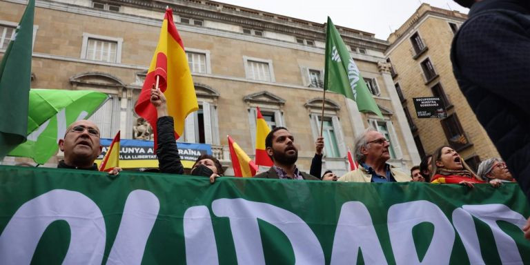 El líder de Vox en el Parlament, Ignacio Garriga, en una manifestación en Barcelona en contra de la subida del precio de la luz / VOX