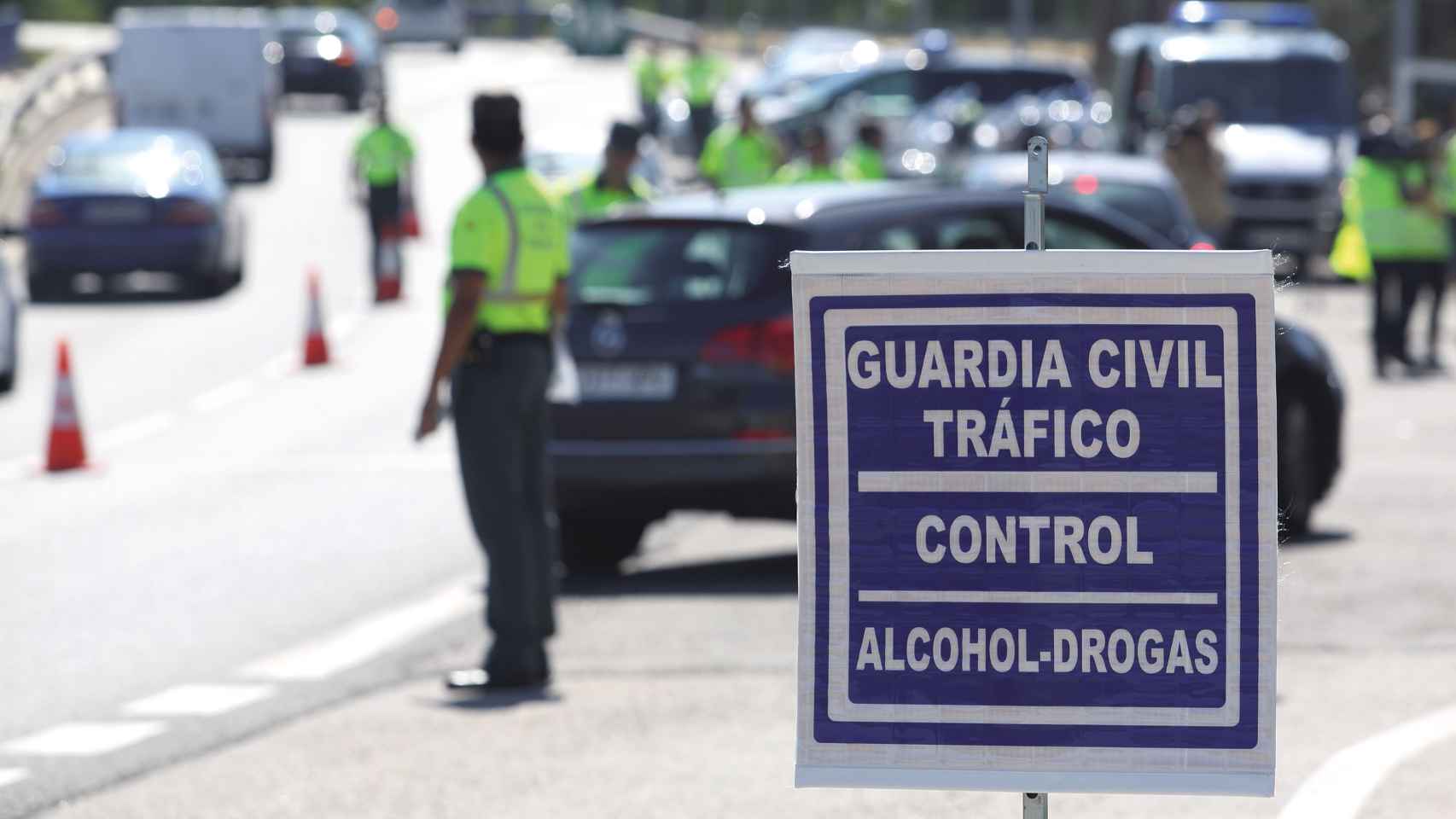 Imagen de archivo de un control de alcohol y drogas en carretera