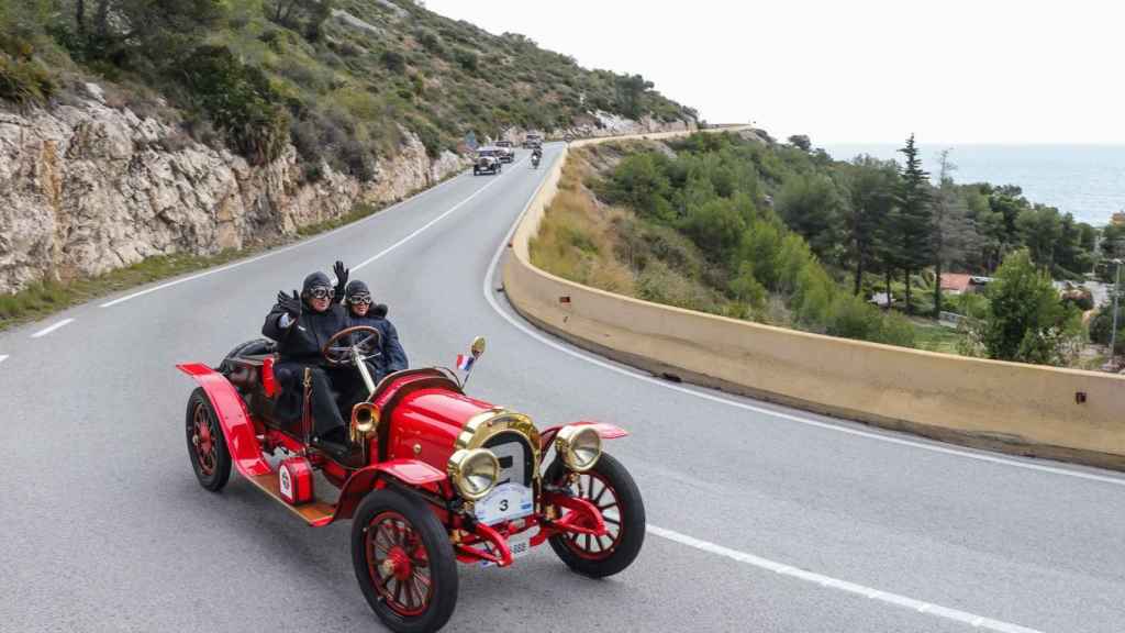 Exposición de coches de época en Barcelona por el Rally Internacional / RALLY BCN-SITGES