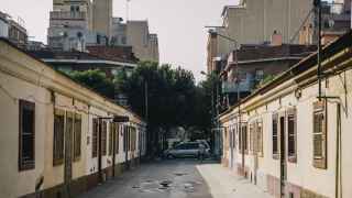 Ultimátum de Barcelona para que los okupas de las casas baratas en ruinas del Bon Pastor desalojen las viviendas
