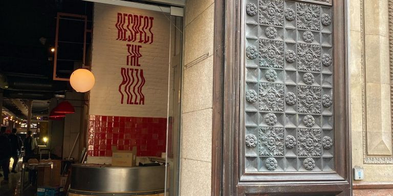 Entrada del nuevo restaurante de Can Pizza en el centro de Barcelona / INSTAGRAM