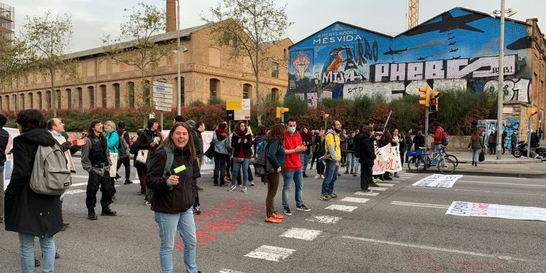 Otro corte de profesores en la Gran Via / USTEC