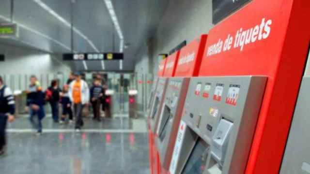 Una taquilla del metro de Barcelona donde se compran los billetes / CRÓNICA GLOBAL