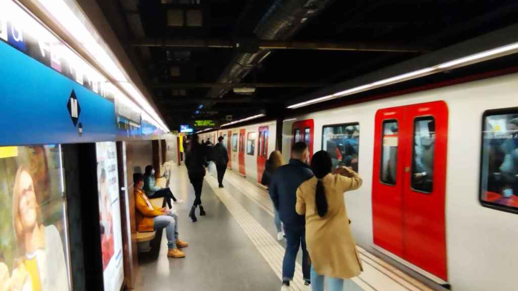 La estación de Sagrada Família de la L5 (azul) del metro de Barcelona