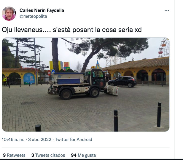 Una máquina quitanieves en el parque del Tibidabo / TWITTER @meteopolita