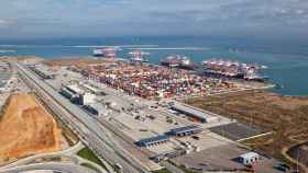 Instalaciones de Tercat en el puerto de Barcelona / MA