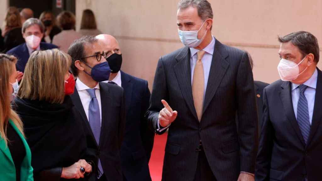 El Rey inaugura el salón Alimentaria sin el recibimiento de Colau / EFE - Quique Garcia