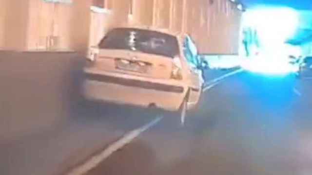 Un conductor pierde el control y choca contra la mediana en la Ronda de Dalt / TWITTER - @SocialDrive