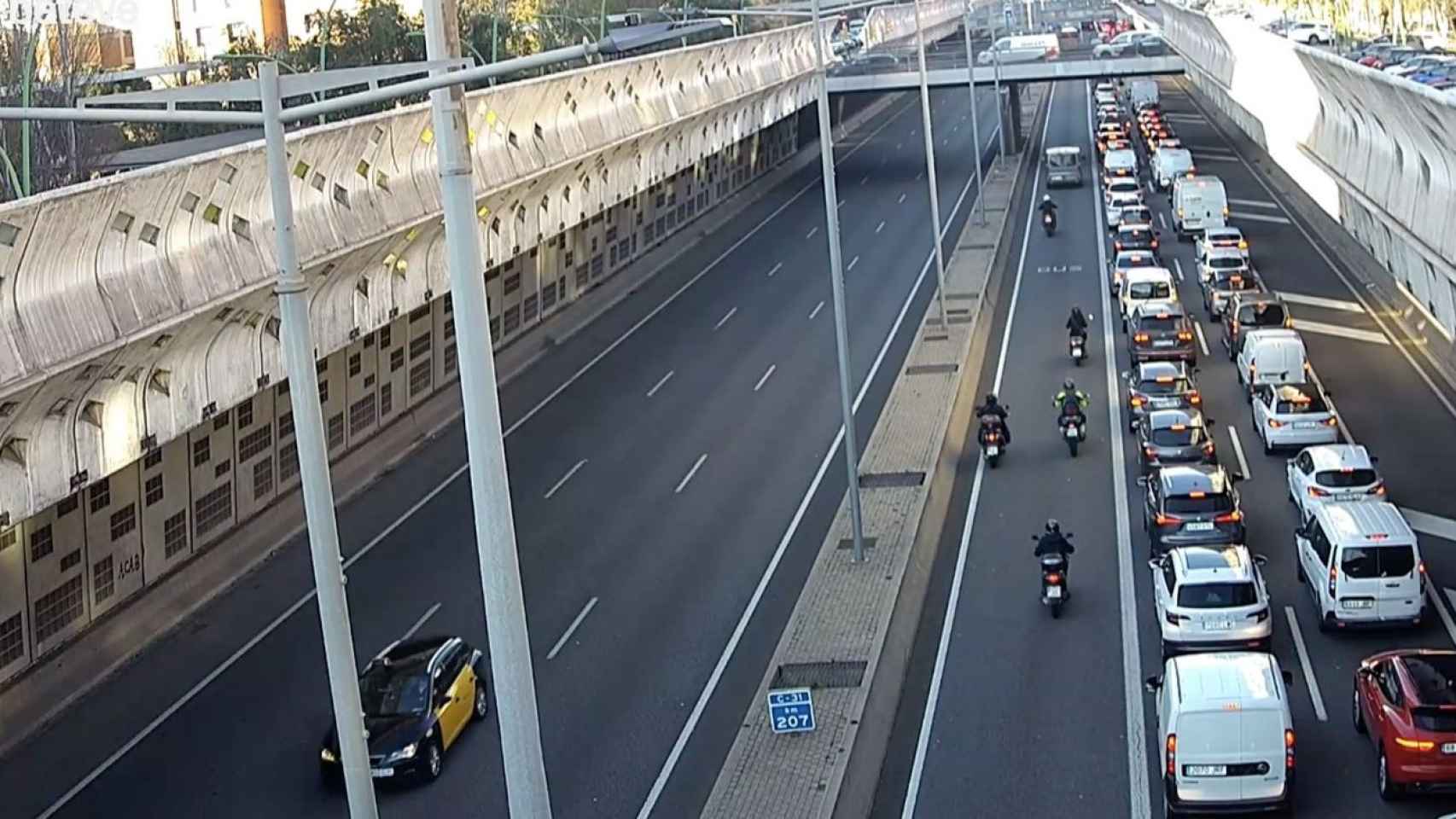 Colas este martes en el túnel de Glòries / BETEVÉ