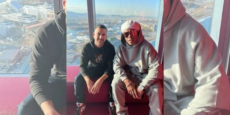 Ronaldinho posa en Barcelona con un amigo suyo / INSTAGRAM