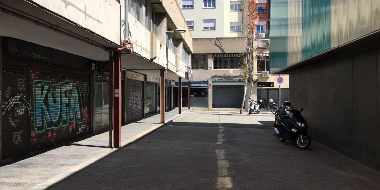 Calle del Doctor Nubiola i Espinós cerrada al tráfico / METRÓPOLI - RP