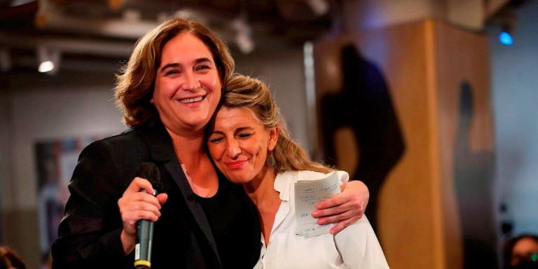 La alcaldesa de Barcelona, Ada Colau, junto a la ministra de Trabajo, Yolanda Díaz / EFE