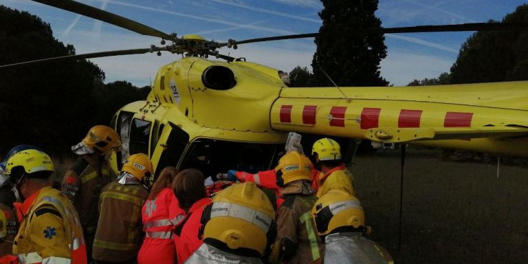 El SEM traslada en helicóptero al herido / BOMBERS