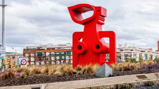 Escultura 'Yo, América', realizada por el artista mexicano Alberto Cavazos, para Barcelona / INMA SANTOS