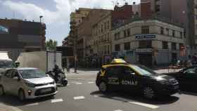 Tráfico en la Travessera de les Corts, junto a la carretera de Collblanc / METRÓPOLI - RP