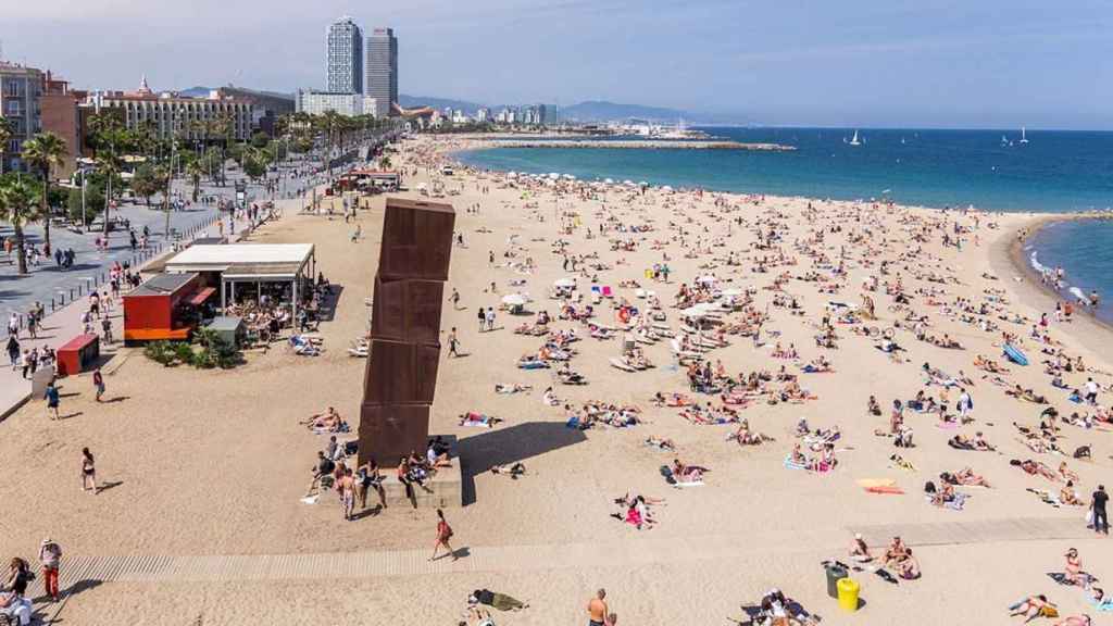 Bañistas en las playas de Barcelona / AYUNTAMIENTO DE BARCELONA