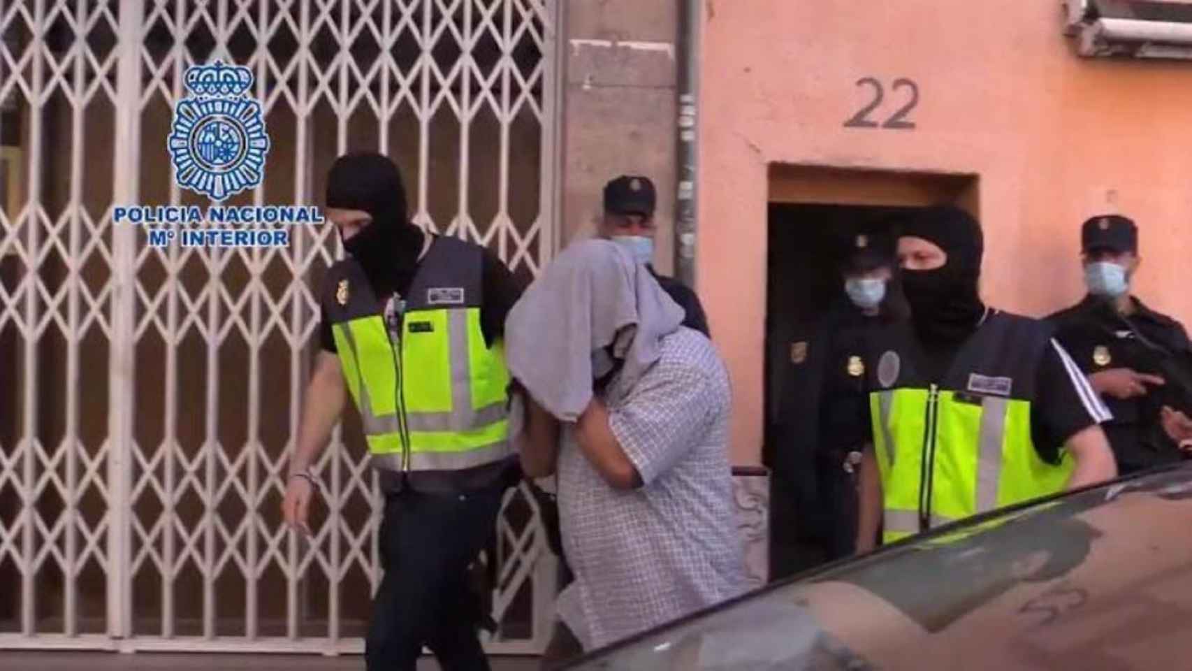 Uno de los detenidos en el operativo de Badalona por su vinculación con una célula terrorista que captaba jóvenes / CNP