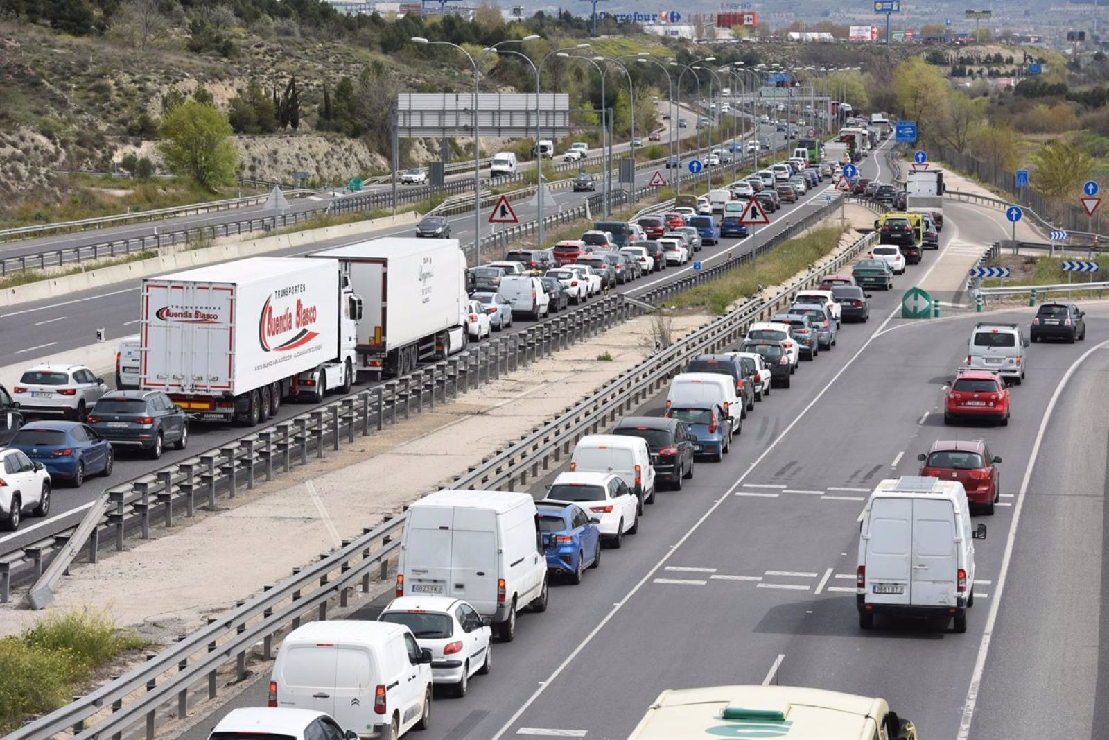 Tráfico denso en las carreteras catalanas en la operación retorno / EUROPA PRESS