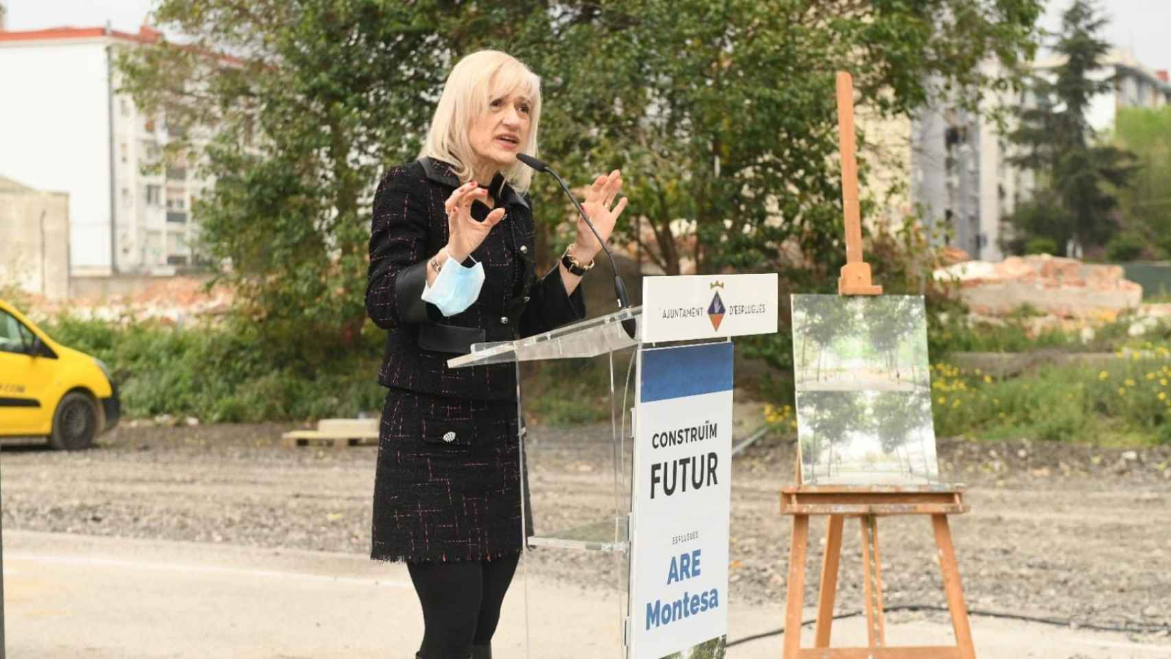 La alcaldesa de Esplugues, Pilar Díaz, durante la presentación de las obras de urbanización del Área Residencial Estratégica Montesa / AJ ESPLUGUES