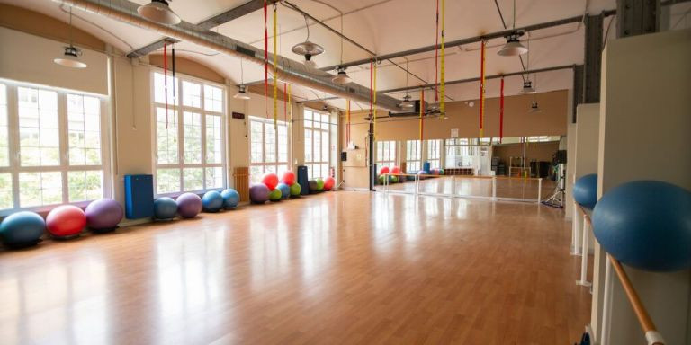 Espacio para hacer deporte en el gimnasio de Can Felipa del Poblenou / CAN FELIPA