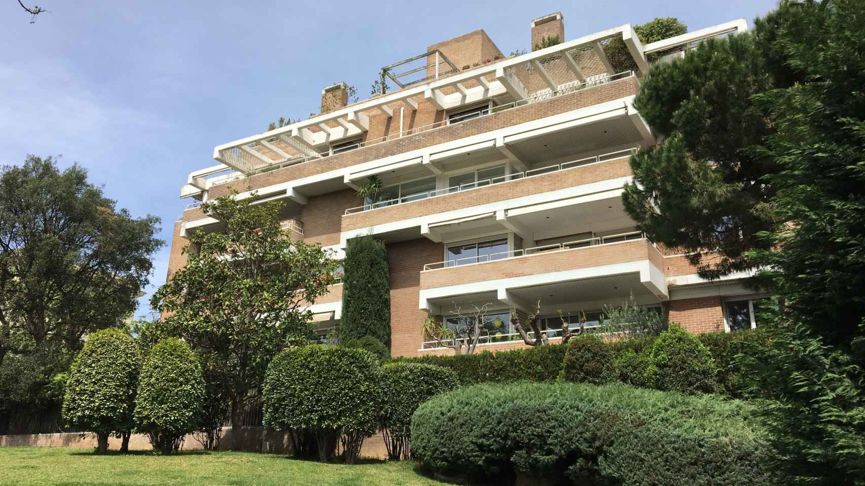 Edificio de viviendas en Pedralbes / METRÓPOLI - RP