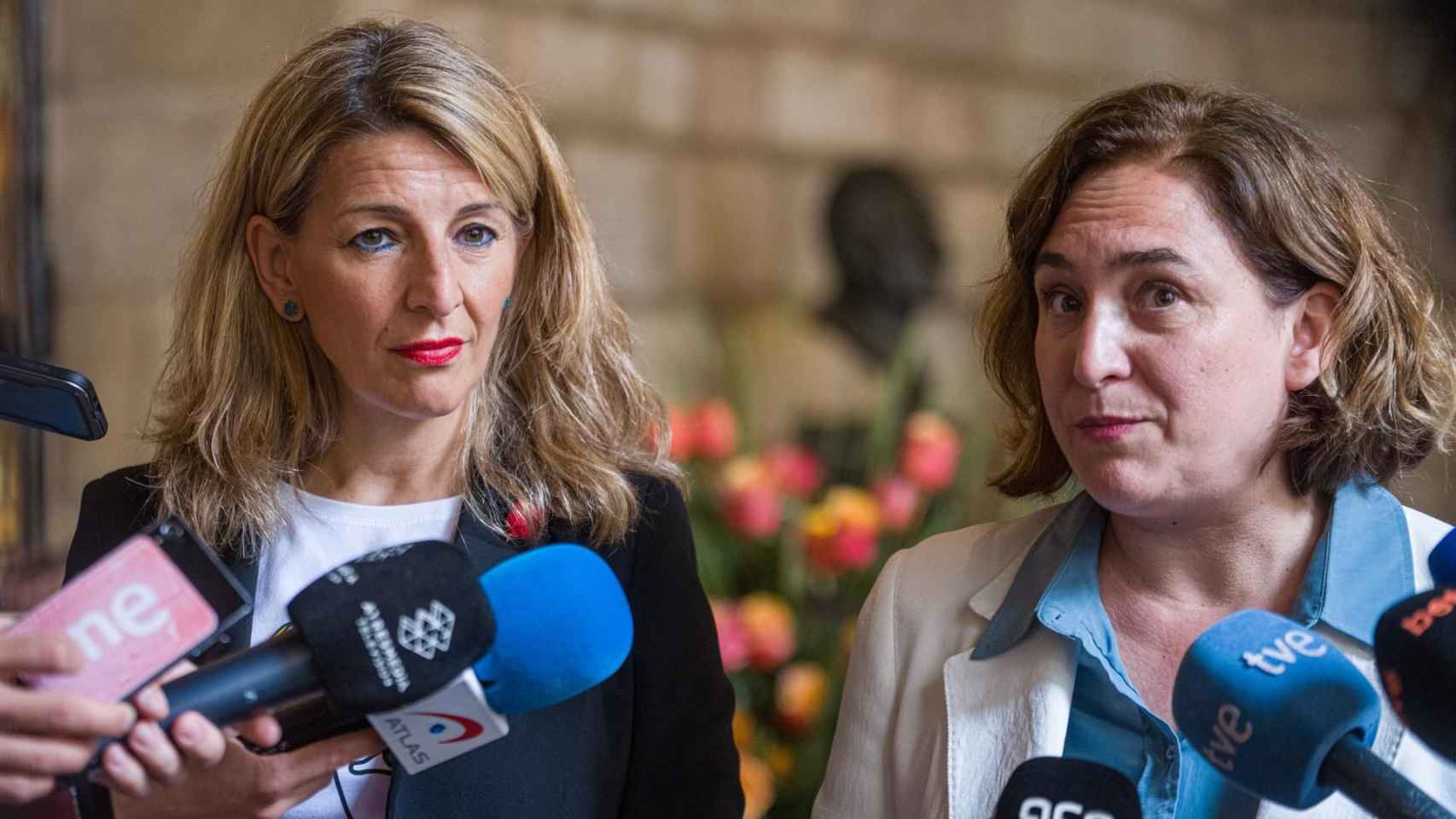 Yolanda Díaz y Ada Colau en el desayuno de Sant Jordi del Ayuntamiento de Barcelona / EUROPA PRESS - Lorena Sopena