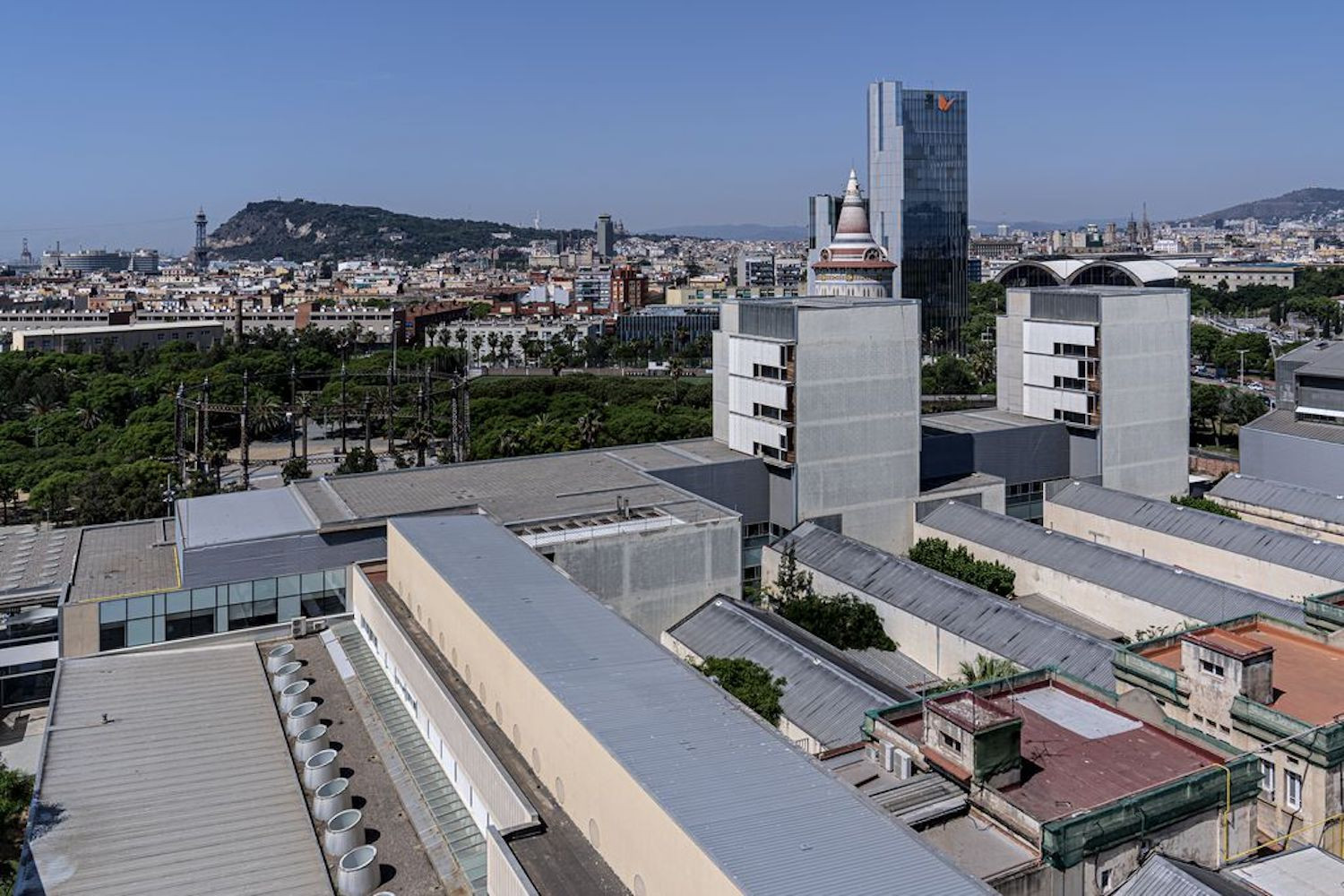 Imagen superior de los edificios que forman parte del Hospital del Mar / AYUNTAMIENTO DE BARCELONA