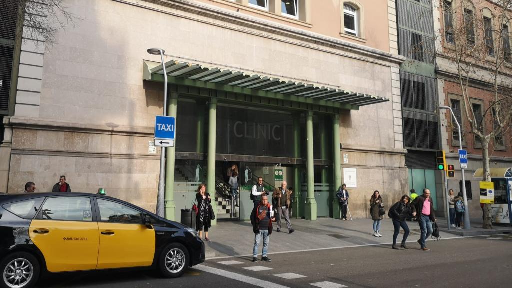 Acceso al Hospital Clínic de Barcelona, uno de los cinco centros públicos más reputados de España  / METRÓPOLI - RP