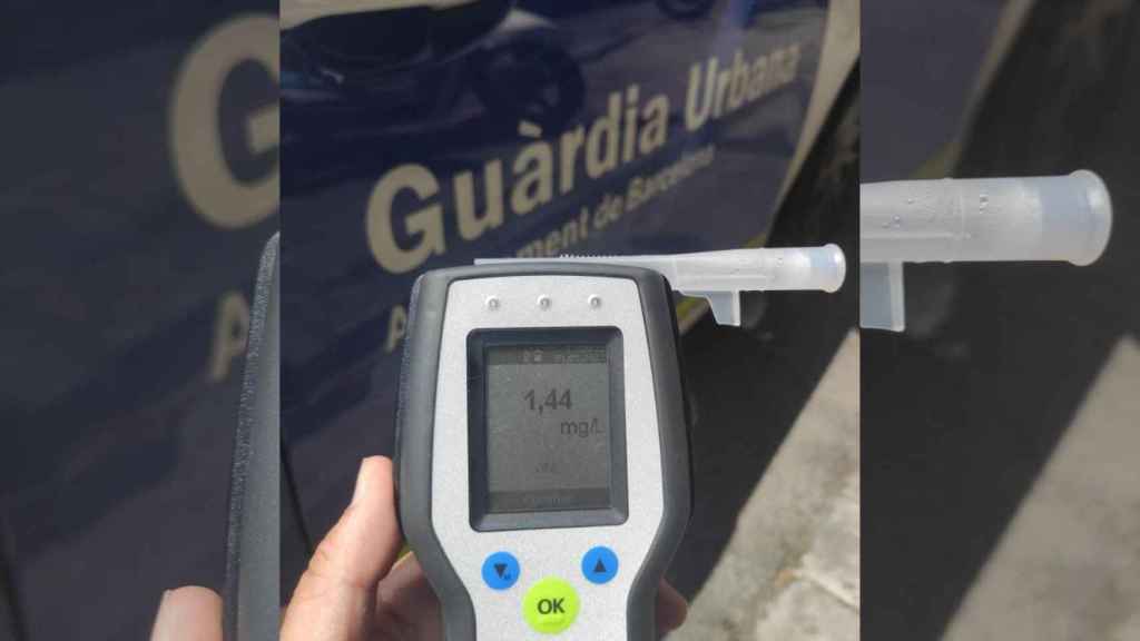 Control de alcoholemia de la Guardia Urbana en la que un conductor sextuplica la tasa permitida / GUARDIA URBANA