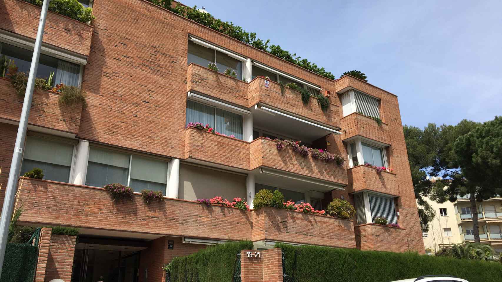 Edificio de viviendas en Pedralbes / RP