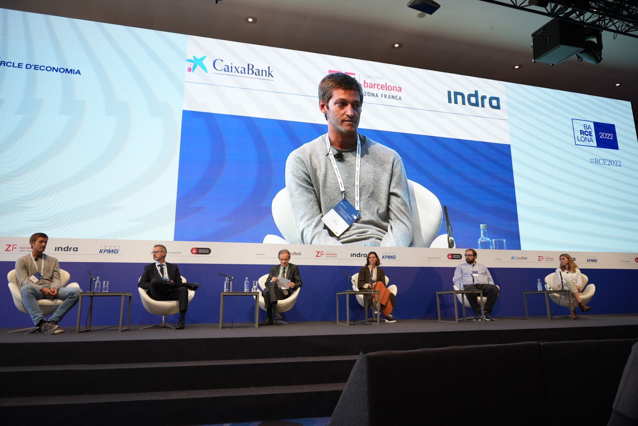 El co-fundador de Glovo, Oscar Pierre, el CEO de Wallbox, Enric Asunción, el presidente de Indra, Marc Murtra, la cofundadora de Vilynx, Elisenda Bou y la socia fundadora de SEAYA Ventures, Beatriz González / El cofundador y CEO de Glovo, Oscar Pierre / LUIS MIGUEL AÑÓN (MA)