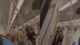 Imágenes de la pelea en el metro de Barcelona / CEDIDAS
