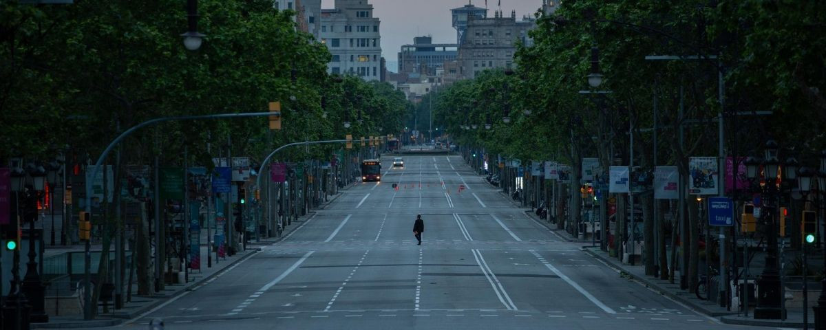 El paseo de Gràcia, vacío, durante el estado de alarma / EUROPA PRESS